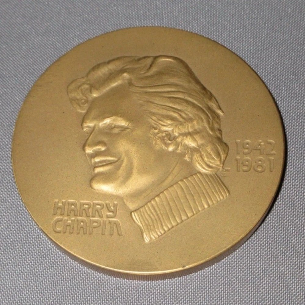 Gold Commemorative Art Sculpture